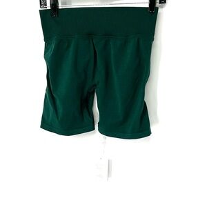Teveo NWT femme sculpt shorts large